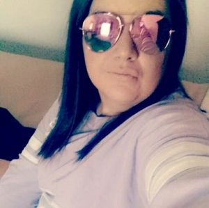 Meet your Posher, Alisha